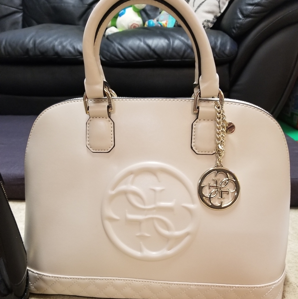 Guess beige bag